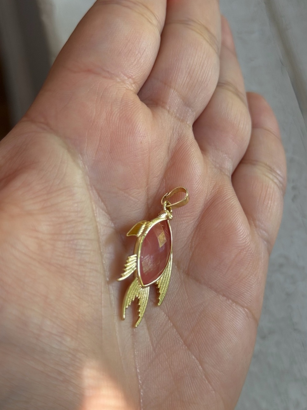 Gold Fish Pendant - Picture 4 of 4
